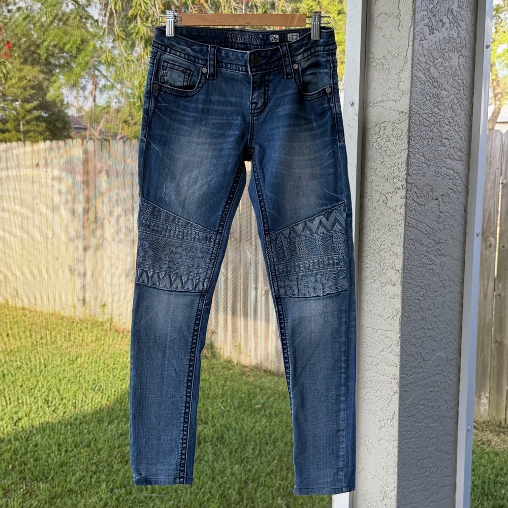 Miss Me Skinny Jeans 26 Medium Wash Stretch Aztec Embroidered Boho Denim
